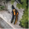 Tijera de podar de bypass Fiskars Plus SmartFit P541 negra, naranja
