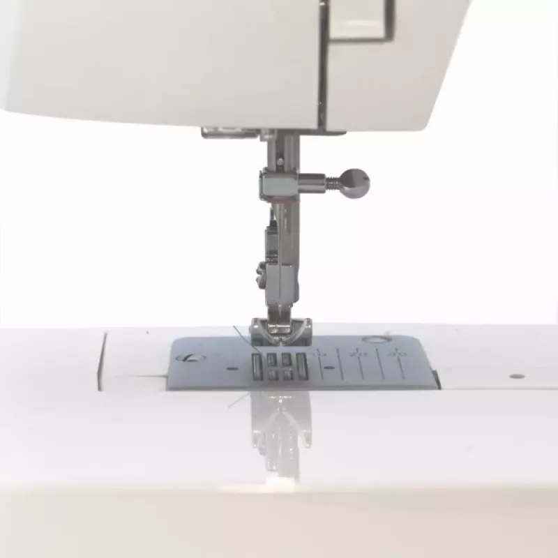 Máquina de coser mecánica Łucznik EWA II 2014