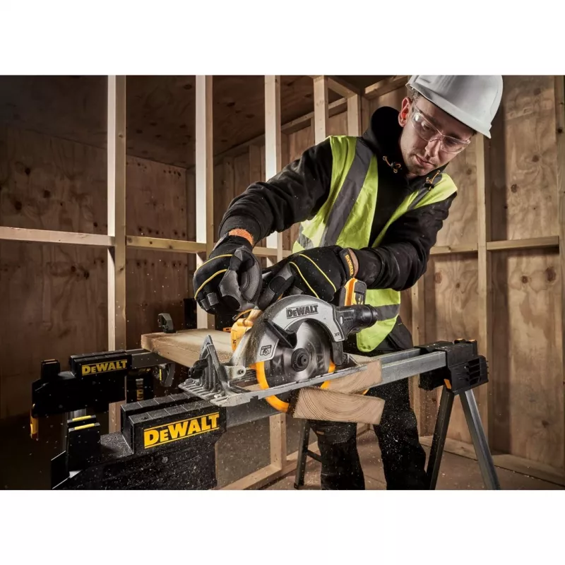 DEWALT. SIERRA CIRCULAR. 18V 165mm DCS565N