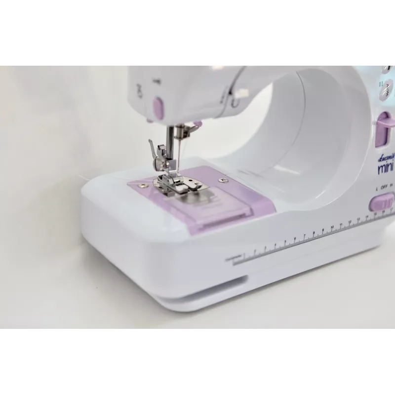 Lucznik Mini máquina de coser