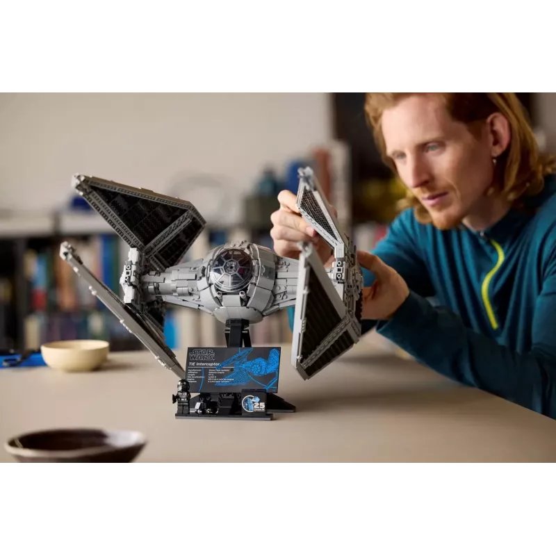 LEGO Star Wars Interceptor TIE modelo 75382 — detallado set de construcción de caza estelar, 1931 piezas, 18+