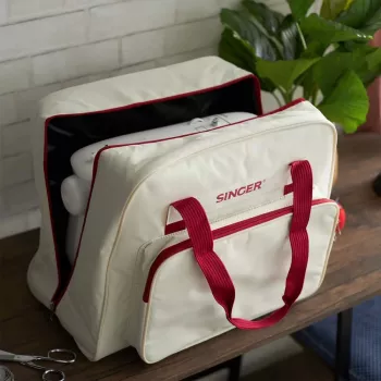 Funda de transporte SINGER 25010000204 para máquinas de coser portátiles, crema y rojo, ligera con asa