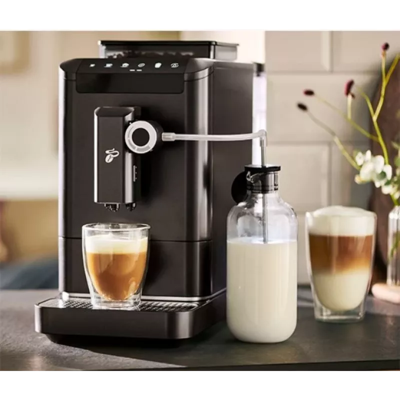 Cafetera de espresso Tchibo Esperto2 Milk negra — espumador de leche integrado, cafetera superautomática de espresso para encimera