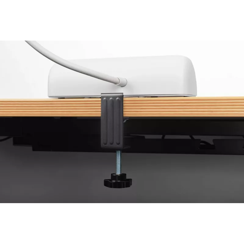 Regleta de enchufes DIGITUS 3 tomas con 2×USB-A y 1×USB-C, 3 tomas de CA tipo E/F, cable de 1,5 m, blanca