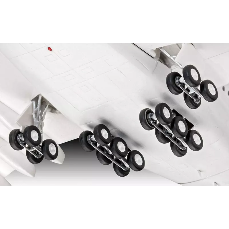 Maqueta montada Revell Airbus A380-800 Lufthansa New Livery