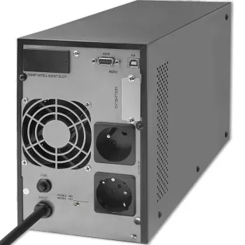 Sistema de alimentación ininterrumpida QOLTEC 53981 On line 2kVA, capacidad 2000 VA