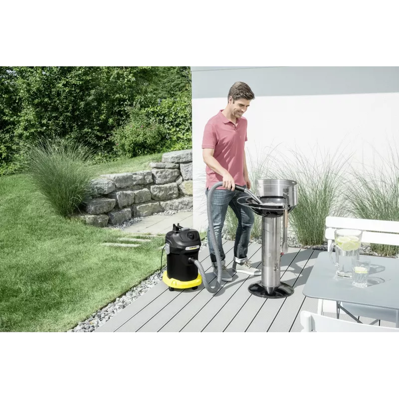Aspirador en seco Karcher AD 4 Premium — 17 l, 600 W, sin bolsa, manguera metálica, tubo cromado