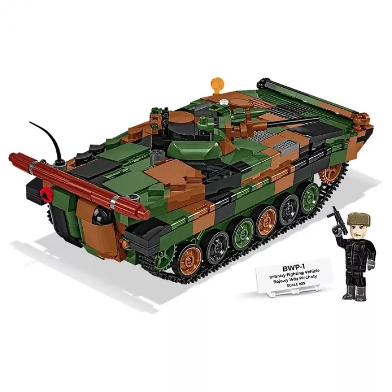 Set de bloques Cobi Armed Forces BWP-1 2630 — set modelo del vehículo de combate de infantería anfibio polaco-ucraniano