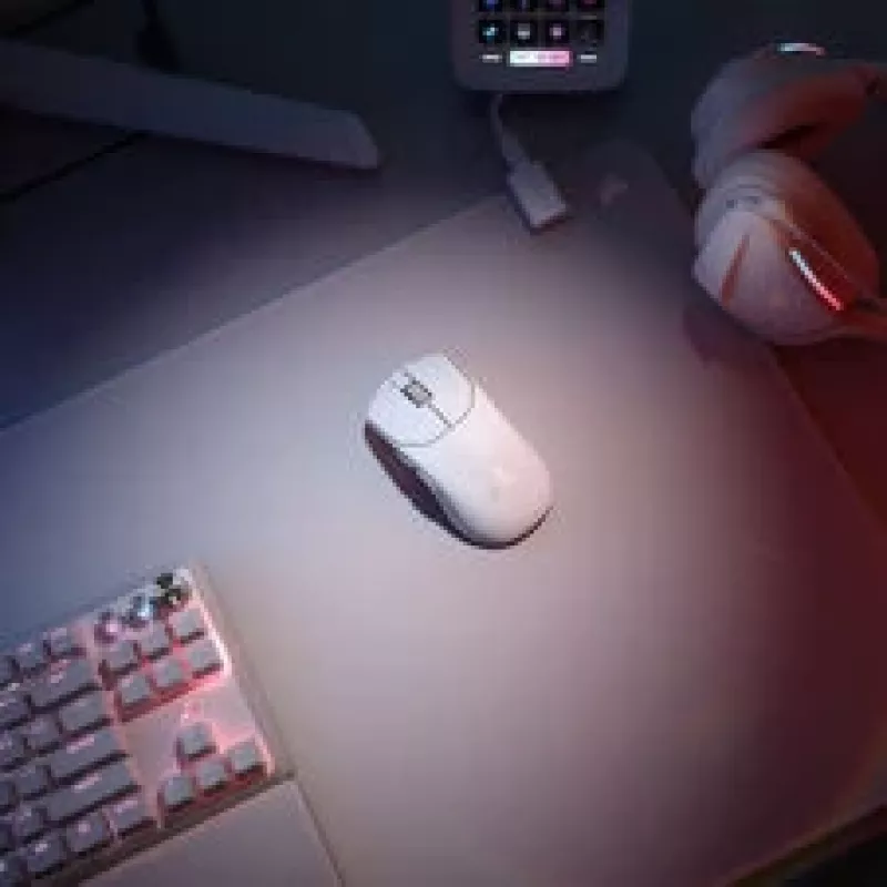 Ratón gaming inalámbrico ultraligero Corsair SABRE v2 PRO, blanco