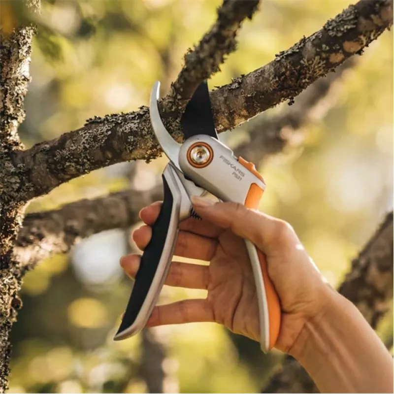 Fiskars 1057168 Plus Metal tijeras de jardín bypass (1057168)