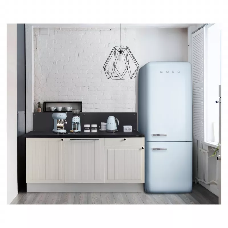 Hervidor SMEG 50s Style KLF04PBEU, azul pastel