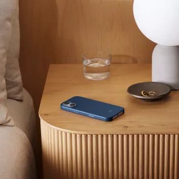 Funda Apple Beats para iPhone 17 con MagSafe Camera Control Bedrock Blue
