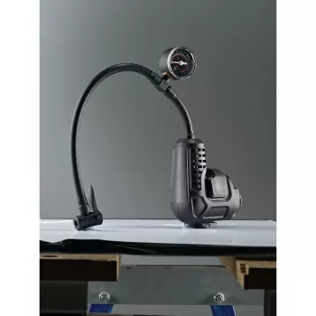 Herramienta multifunción oscilante Black & Decker MT218K-QW negra, naranja 8500 OPM