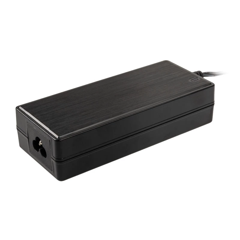 Fuente de alimentación Akasa para Intel NUC / sistemas Mini-ITX - 90 W