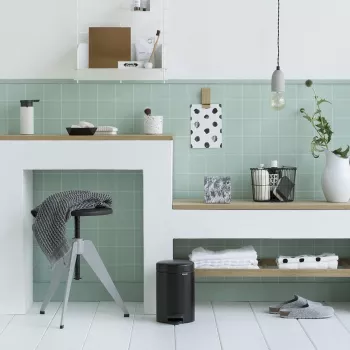 Cubo de basura con pedal Brabantia newIcon redondo negro (11 33 21)