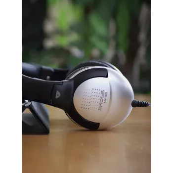 Koss | Auriculares | UR29 | Con cable | On-Ear | Cancelación de ruido | Negro/Plata