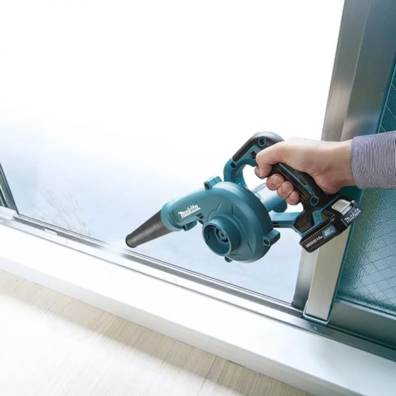 Soplador de hojas a batería Makita UB100DZ