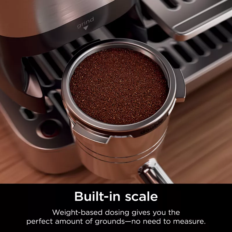 Cafetera espresso Ninja ES701EU – café/espresso semiautomática, molinillo integrado, depósito de agua 2 l, 1650 W, 25 ajustes de molienda, jarra de leche, bomba de 14 bares