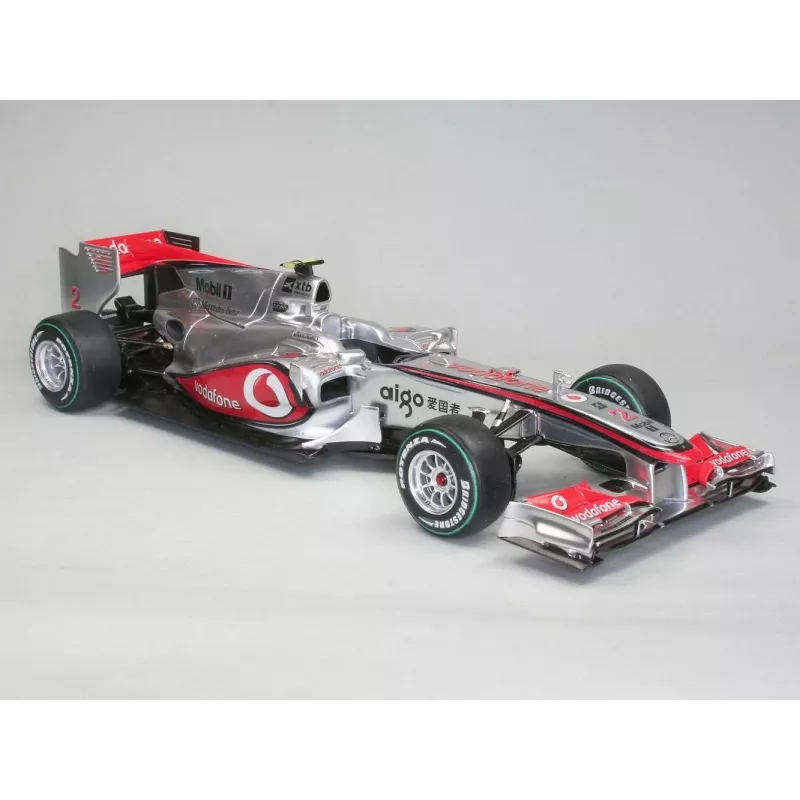 Maqueta de plástico REVELL McLaren Mercedes MP4-25 Lewis Hamilton — escala 1:24