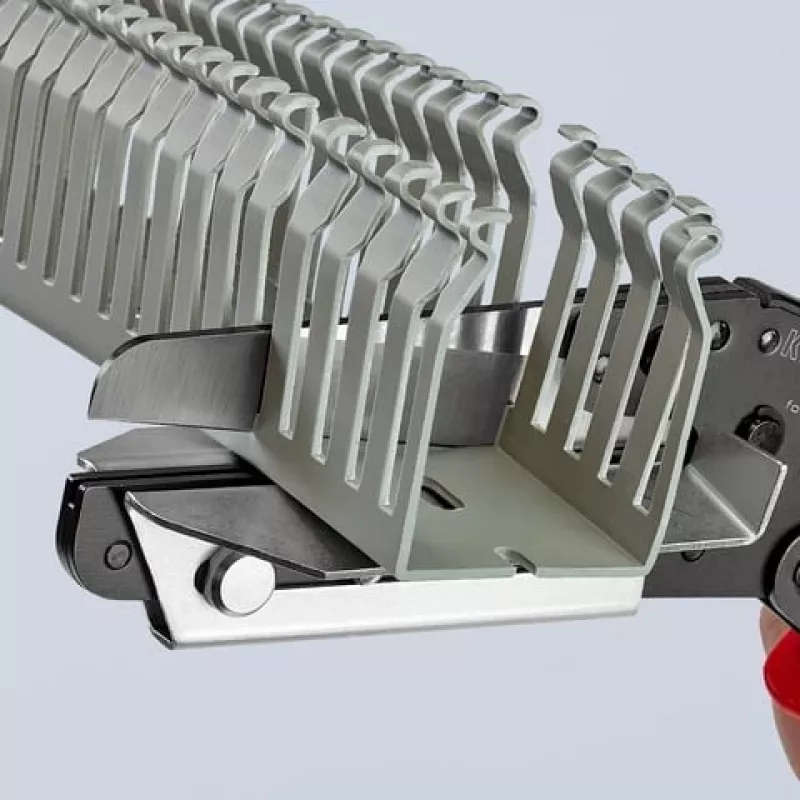 Knipex 95 02 21 alicate