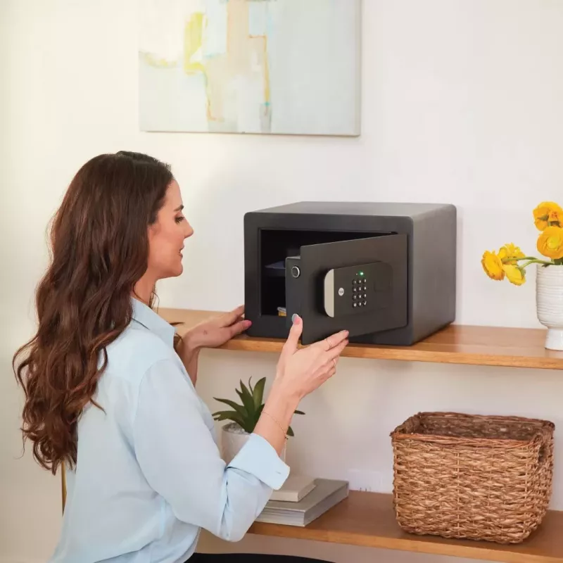 Caja fuerte independiente Yale YSS/250/EB1 — cerradura electrónica y de llave, negra, 250×300×350 mm