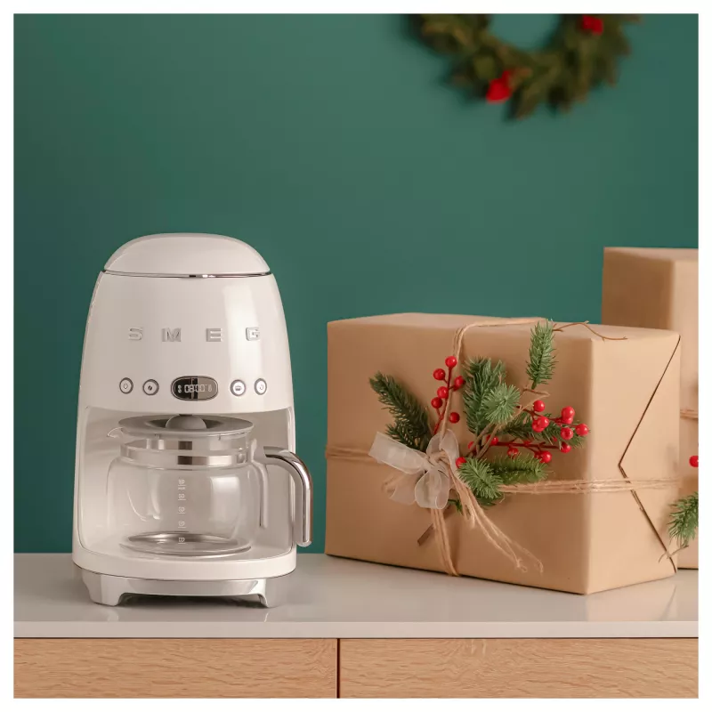 Cafetera Smeg 50's Style DCF02CREU 1,25 litros crema