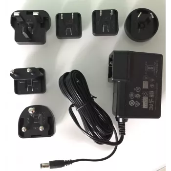 Fuente de alimentación Evoko ENX1014 100–240V 50–60Hz para dispositivos portátiles