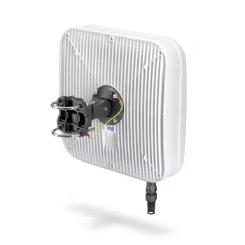 Antena direccional QuWireless AXRL — 7 dBi, 0,694–0,96 / 1,7–2,2 / 2,2–2,7 GHz, PoE/LAN, doble polarización