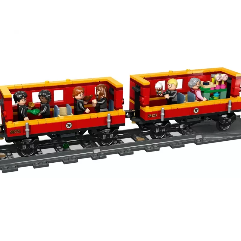 LEGO HARRY POTTER 76423 Hogwarts Express y estación de Hogsmeade