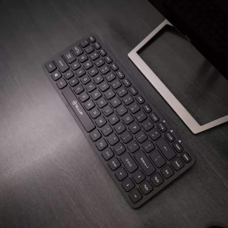 Mini teclado inalámbrico Tellur TLL491251 negro diseño compacto, formato portátil