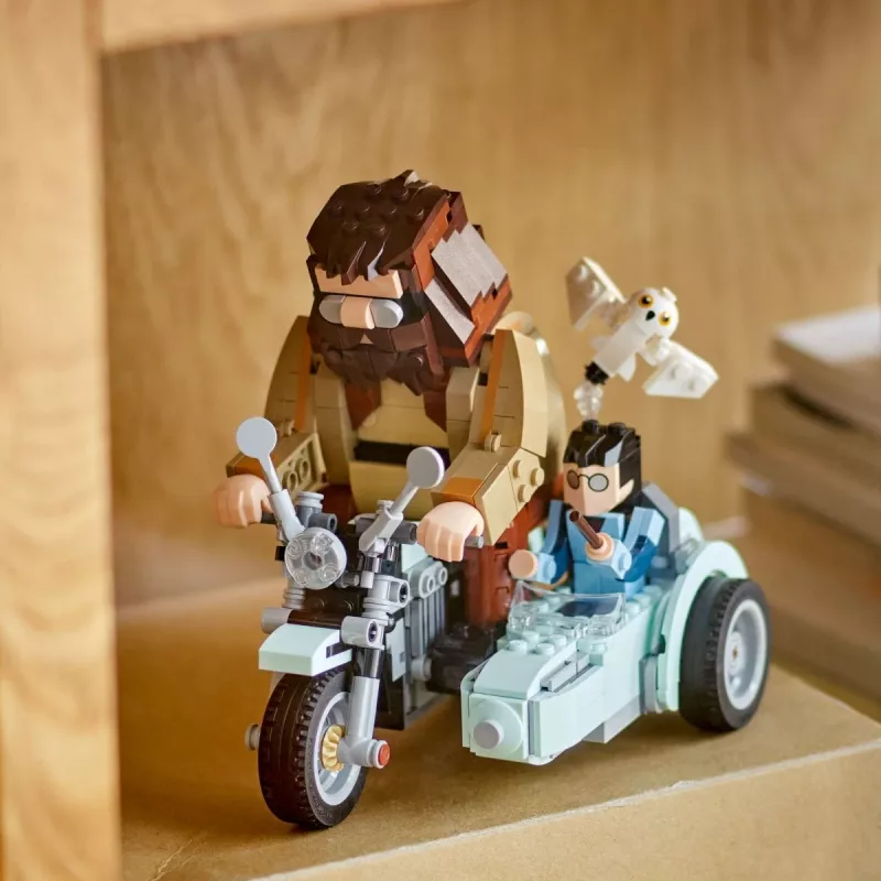 LEGO HARRY POTTER 76443 Paseo en moto de Hagrid y Harry
