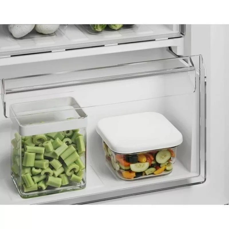 Frigorífico-congelador empotrable Electrolux ENS3SE18S – acero inoxidable, congelador arriba, puerta reversible, clase de eficiencia energética E