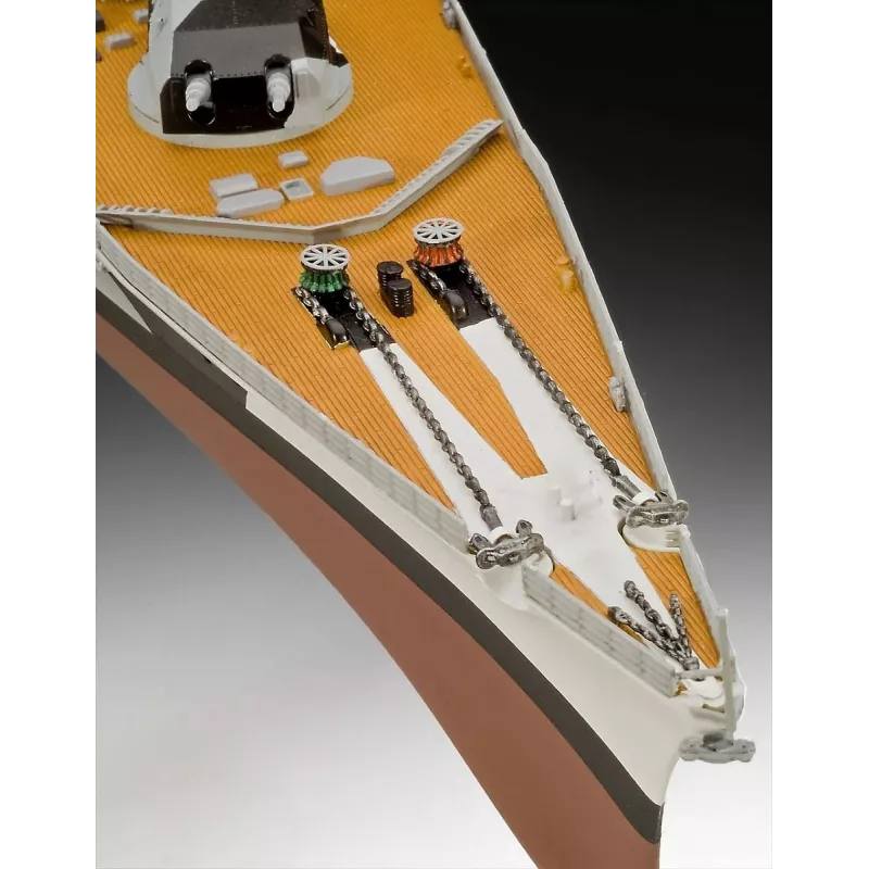 Maqueta de barco de plástico REVELL Tirpitz escala 1:350