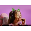 Kraken Kitty V2 - Negro, Auriculares gaming, Orejas Kitty, Iluminación reactiva al streaming, Micrófono cardioide HyperClear, Controladores TriForce de 40 mm, Micrófono integrado en las orejeras, Razer Chroma RGB (oreja y orejeras), Sonido envolvente: Solo disponible en