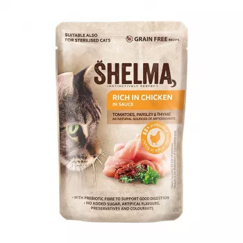 Comida húmeda para gatos SHELMA rica en pollo en salsa 85 g — alimento completo para gatos adultos, 10 % de proteína, 81 % de humedad