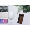 Funda para smartphone man and wood para Samsung Galaxy S10 — ébano negra, parte trasera de madera protectora y parachoques