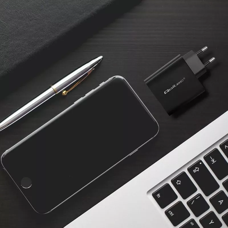 Qoltec 52381 Cargador Super Quick PD | 1xUSB-C | 1xUSB | 90W | 5-20V | 2,4-4,35A | negro