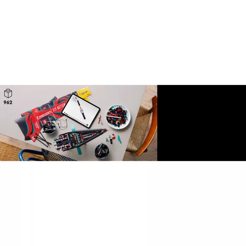 LEGO TECHNIC 42174 Emirates Team New Zealand AC75 Yacht