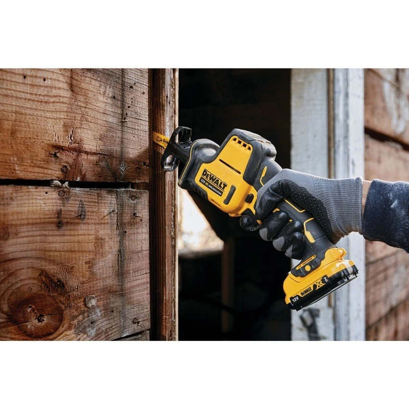 DeWALT DCS312D2-QW Sierra de sable 2800 spm negra, amarilla