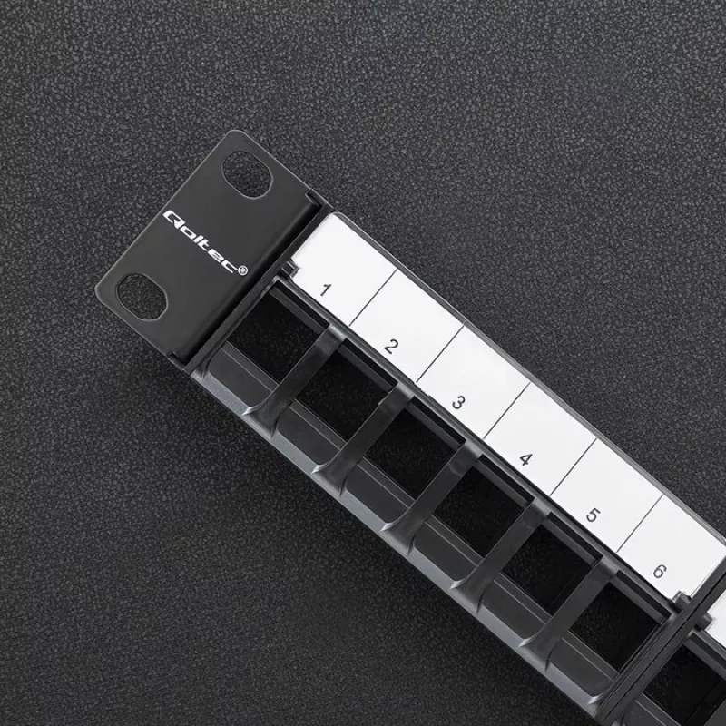 Qoltec 54516 panel de parcheo para rack de 19 pulgadas, 24 puertos, 1U, UTP, negro