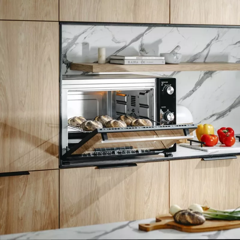 Horno eléctrico Adler AD 6028 — 60 l, 2000 W, independiente, mandos giratorios, asador giratorio, máx. 230 °C, negro