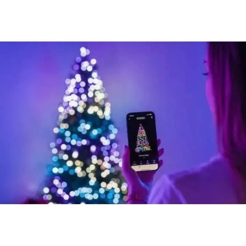 Árbol de Navidad preiluminado Twinkly Regal Tree 1,50 m – 270 LED RGB, Wi-Fi y Bluetooth, IP20, 36 W, cable verde