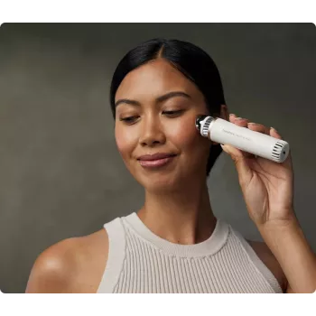 Therabody TheraFace Depuffing Wand dispositivo de cuidado facial con tratamiento frío y calor, blanco