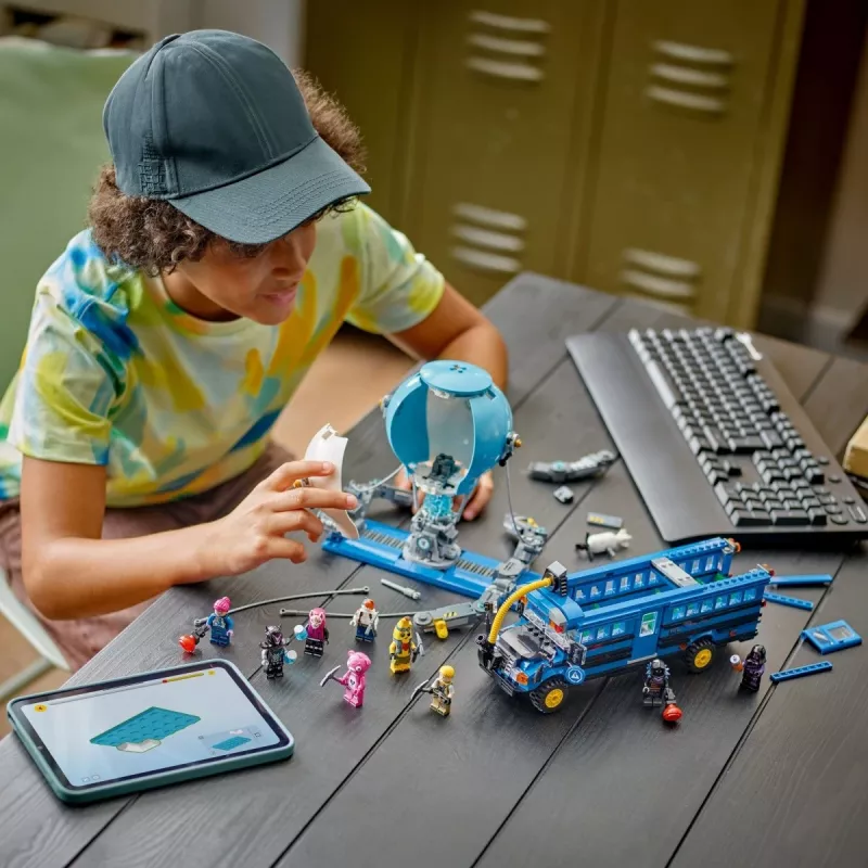 Juguete de construcción LEGO Battle Bus 77073