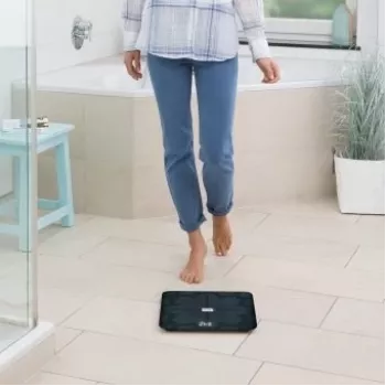 Báscula de análisis corporal Medisana BS 450, máx. 180kg, negra, Bluetooth, sensores ITO (40510)