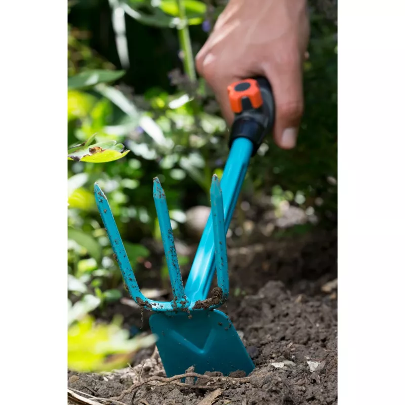 Gardena 08915-20 - Azada de arrastre - trapezoidal - acero - azul - negro/naranja (08915-20)