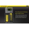 Cargador de baterías Nitecore NEW i2 — cargador de 2 canales para LiFePO4, Li-Ion, NiMH; entrada 100–240V; salida 9–12V; compatible con AAAA/C/D/AAA/AA; negro