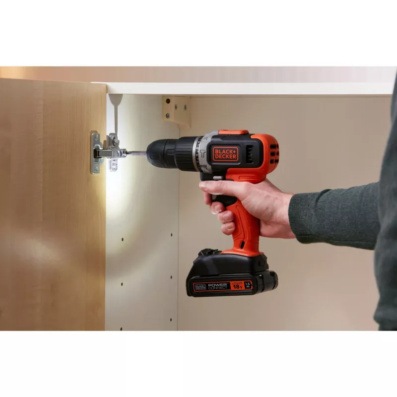 Taladro percutor atornillador de batería BCKSB02, 18 voltios (naranja/negro, batería de litio 1,5 Ah, caja de almacenamiento, set de accesorios de 62 piezas)