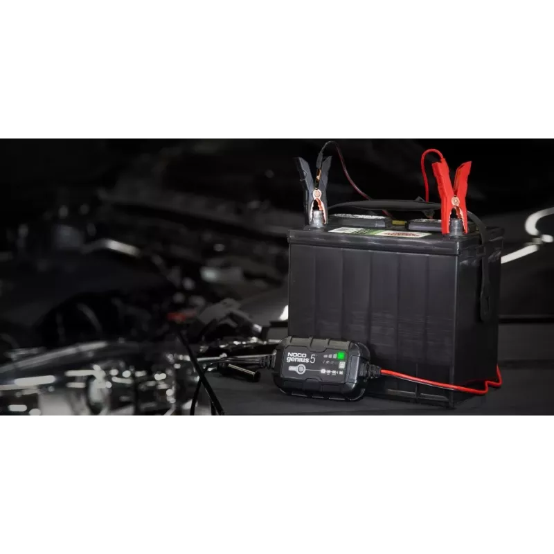 Cargador de baterías NOCO GENIUS5 5A para baterías de 6V/12V con función de mantenimiento y desulfatación