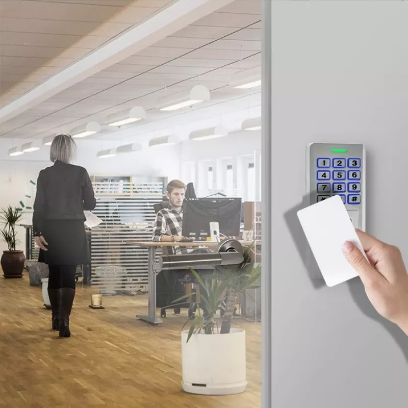 Cerradura con código de huella y RFID QOLTEC 52447 con protección IP68
